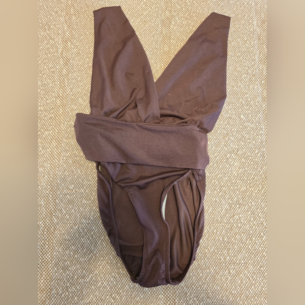 Anne Klein One Piece Swim Suit/size 10/brown/cheeky